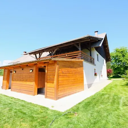 Small Wooden Houses And Apartments Zgornja Dobrava Radovljica Exterior photo