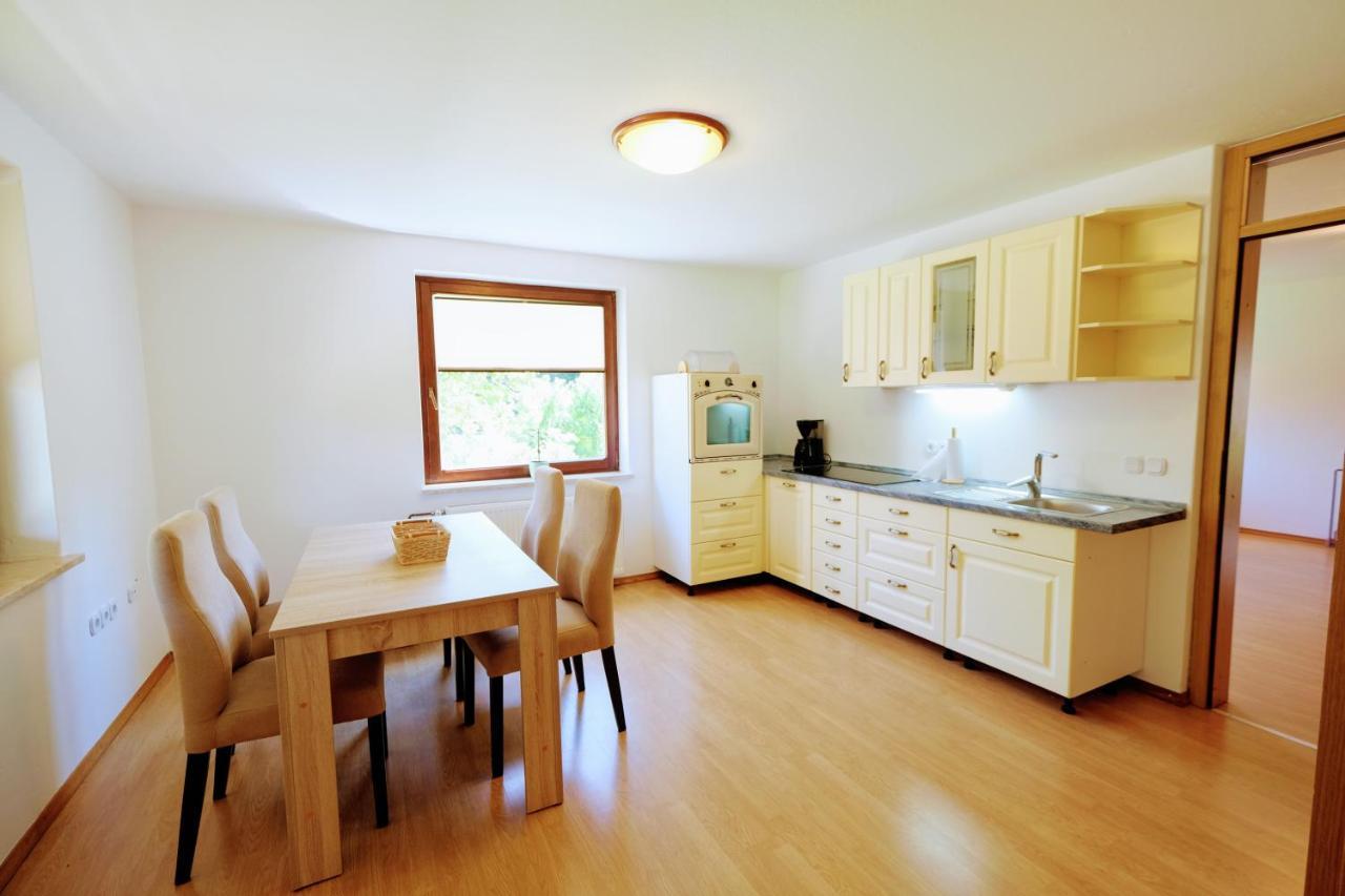 Small Wooden And Zgornja Dobrava Apartment Radovljica