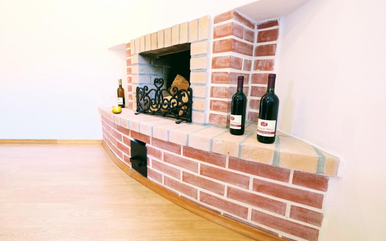 Small Wooden And Zgornja Dobrava Apartment *