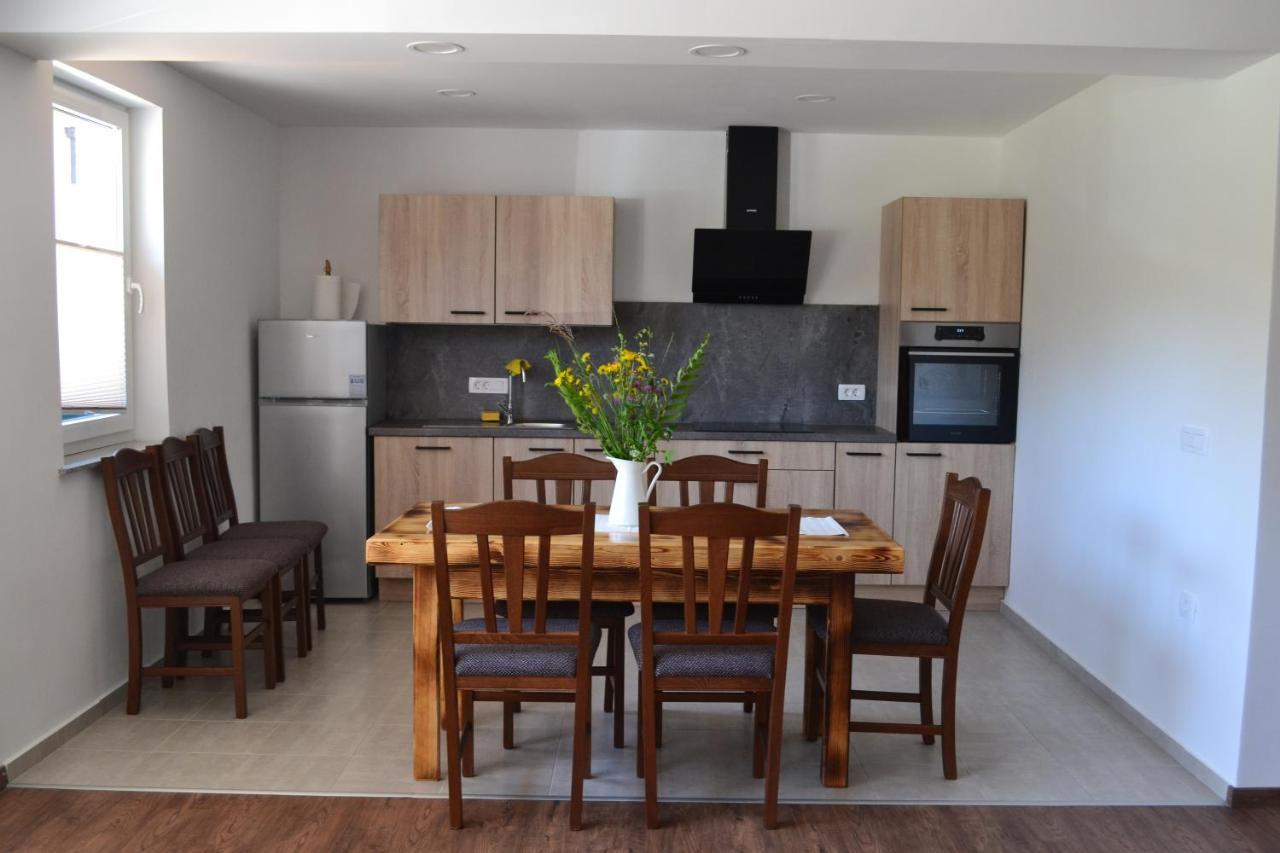 Apartment Small Wooden And Zgornja Dobrava