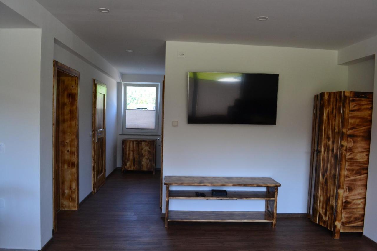Small Wooden And Zgornja Dobrava Apartment