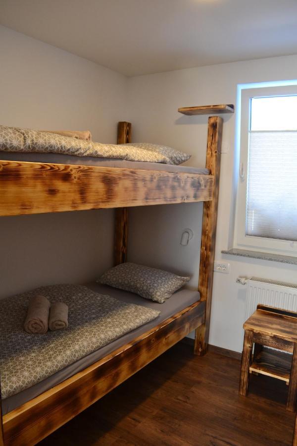 Apartment Small Wooden And Zgornja Dobrava *