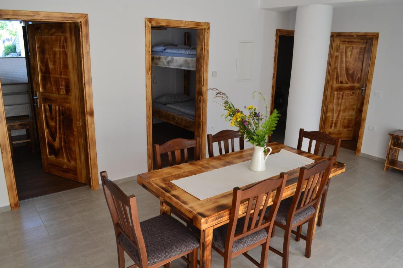 Apartment Small Wooden And Zgornja Dobrava