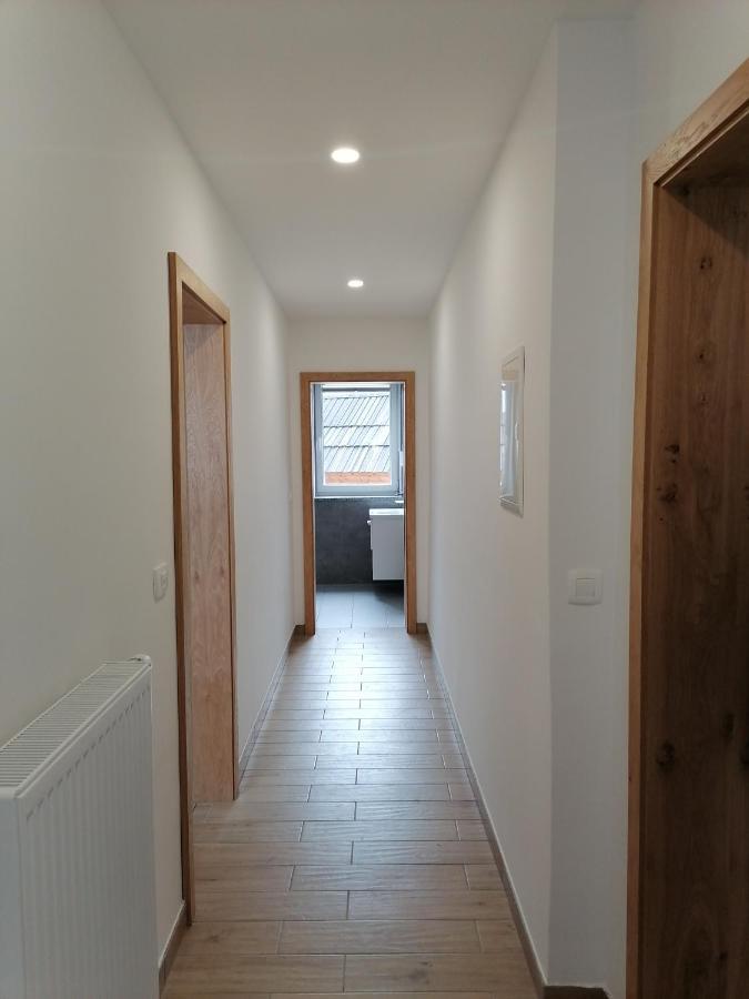 Apartment Small Wooden And Zgornja Dobrava