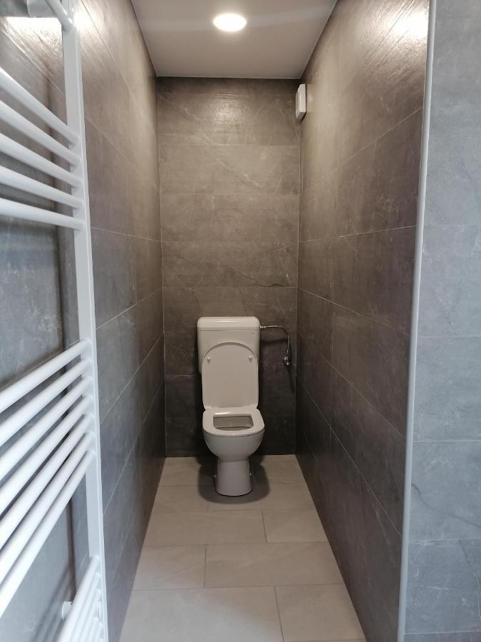 Small Wooden And Zgornja Dobrava Apartment *
