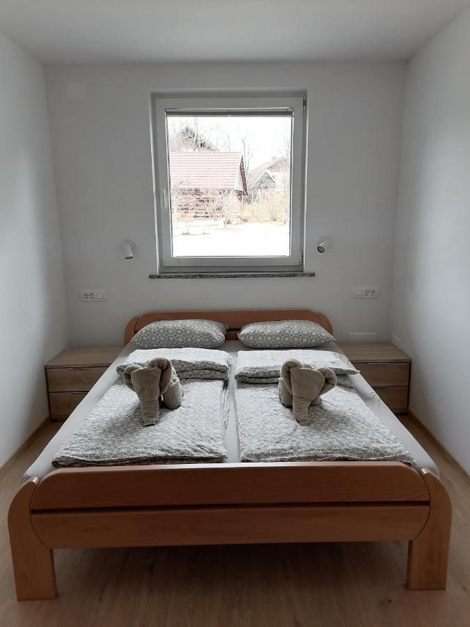 Small Wooden And Zgornja Dobrava Apartment